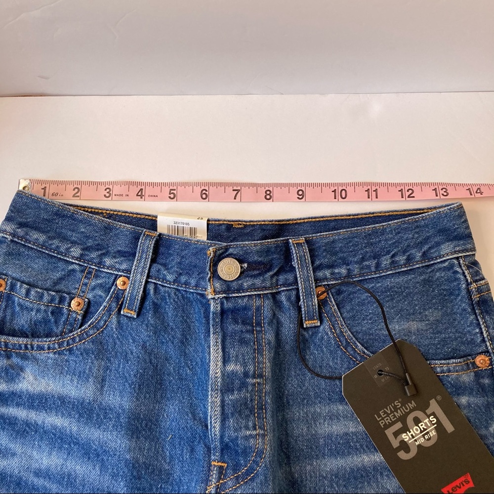 NWT Levi’s 501 shorts mid rise button fly cutoffs - Picture 3 of 11